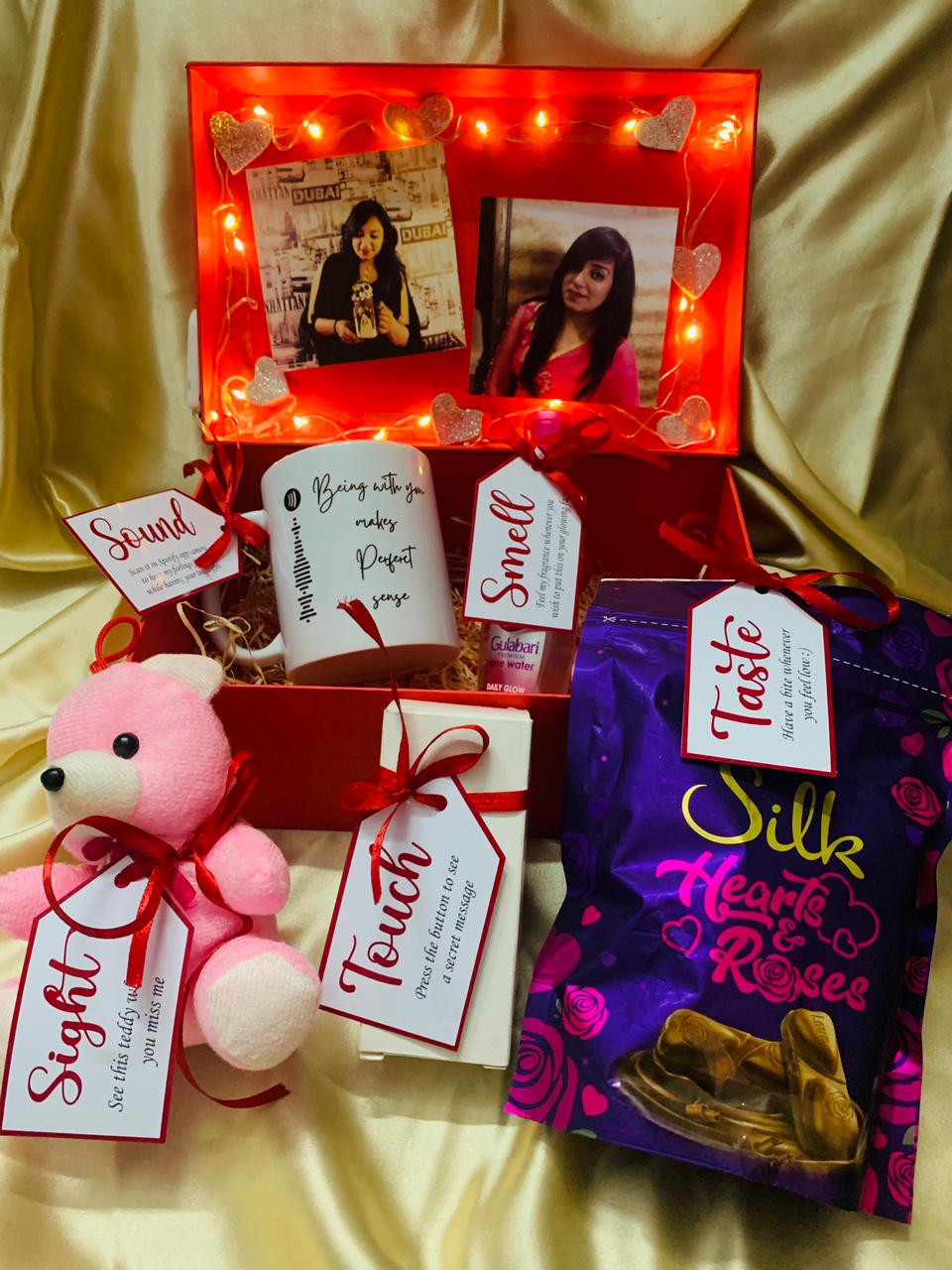 I Love You with all my senses - Red Hamper